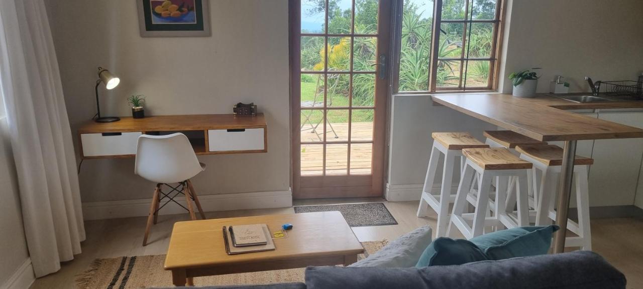 האוויק Upmarket Off Grid Cottage On Organic Farm In Secure Estate מראה חיצוני תמונה